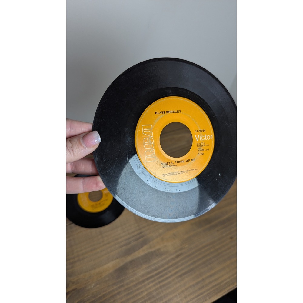 Elvis Presley 45 RPM Vinyl Record Lot RCA Suspicious Minds 7 Inch Singles Hunk - Picture 7 of 9